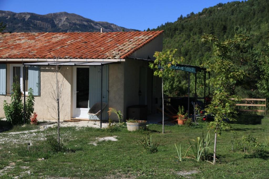 Les Hauts De L'Escoulaou Castellane Room photo